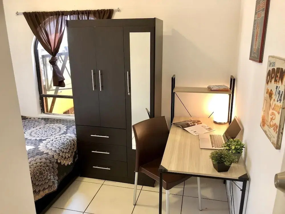 ROOMIES HOSTEL - Calle Puebla