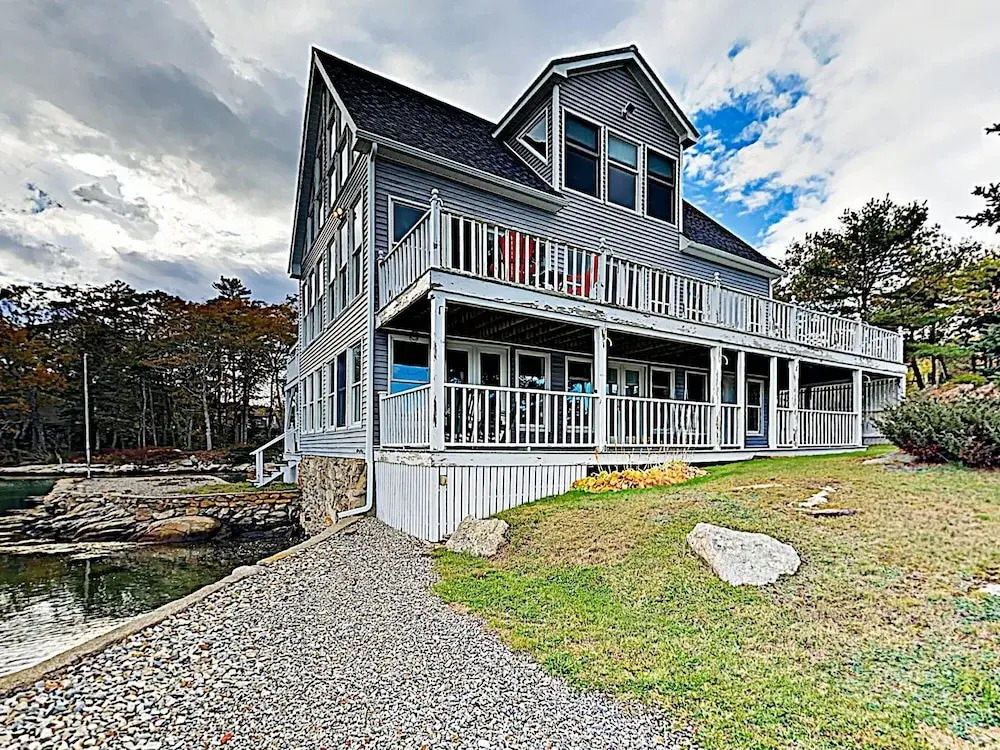 New Listing! Bayfront Getaway W/ Stunning Views 4 Bedroom Home
