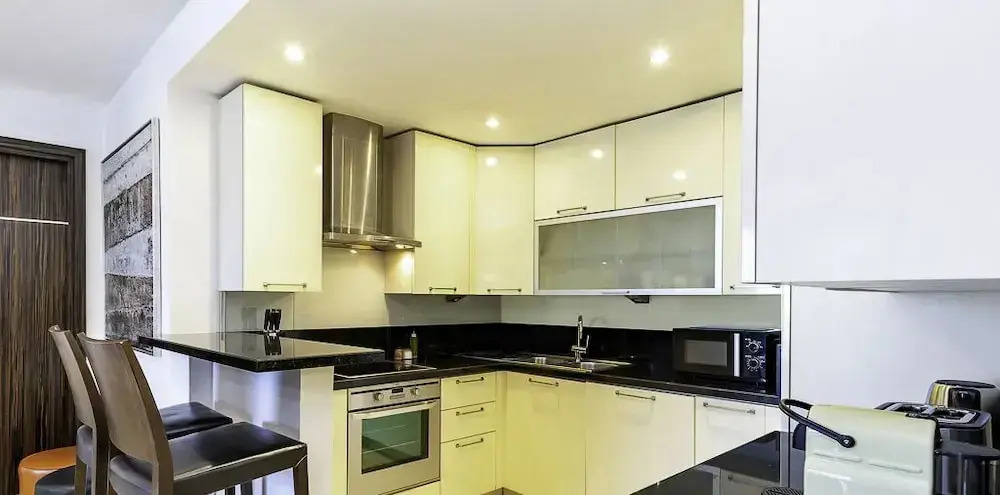 LUX  The Bonnington JLT Suite 2