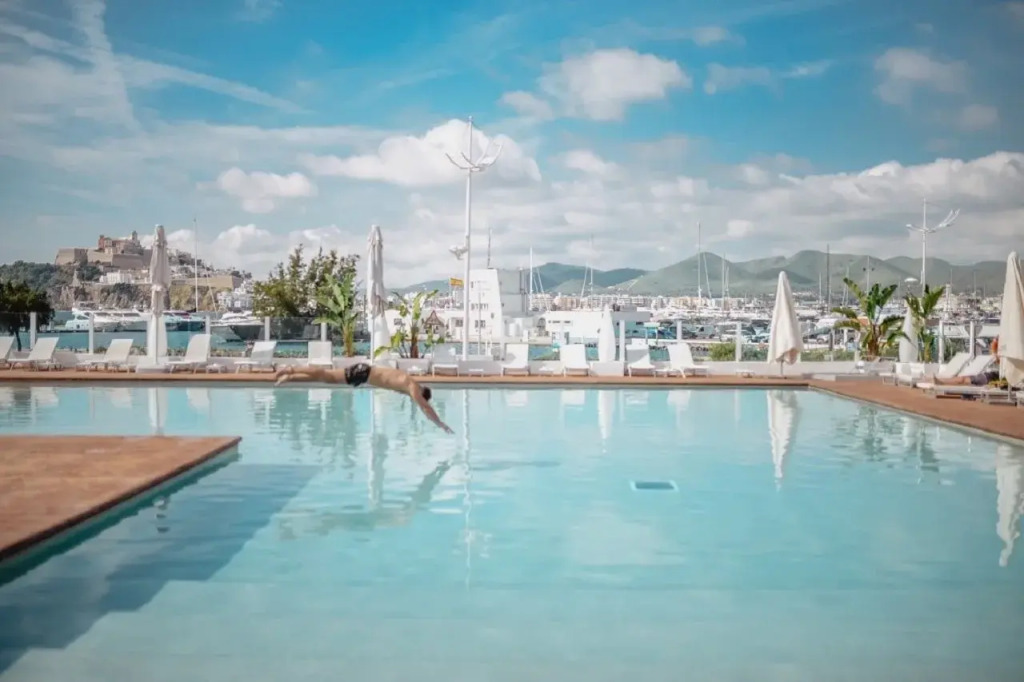 Отель Ibiza Corso