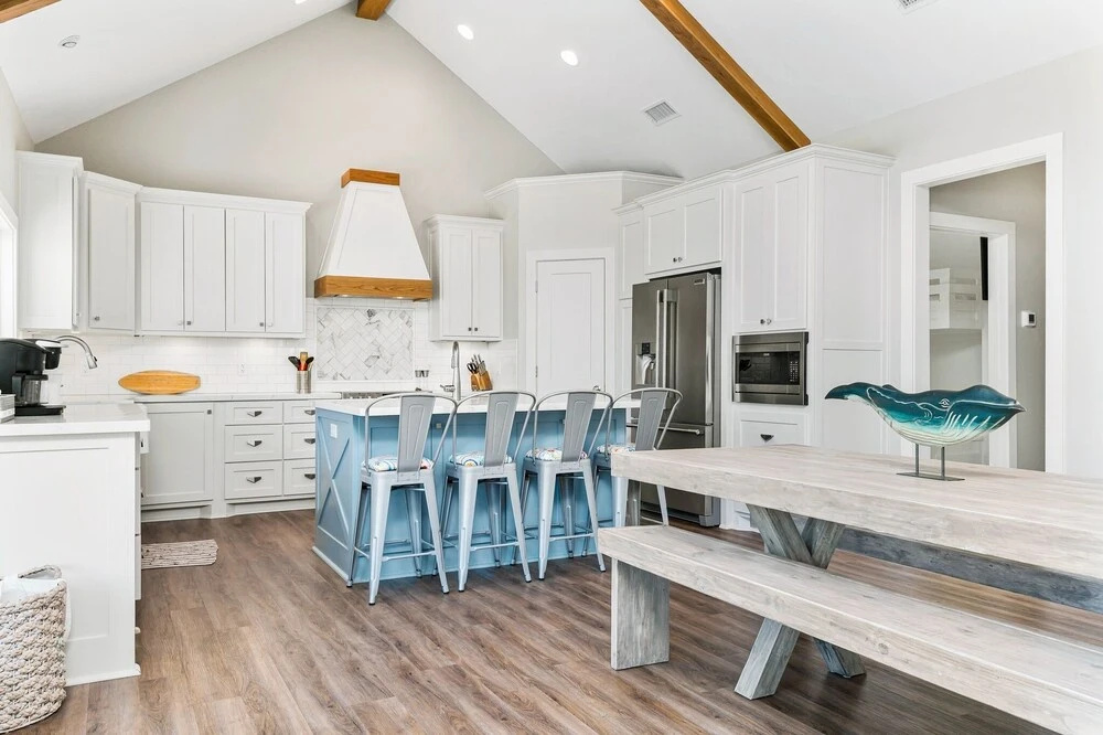 Stay Awhile 4 Bedroom Home by RedAwning