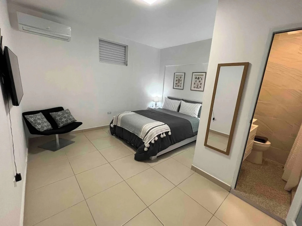 Modern Style 1 Br Near Beaches With Free Parking