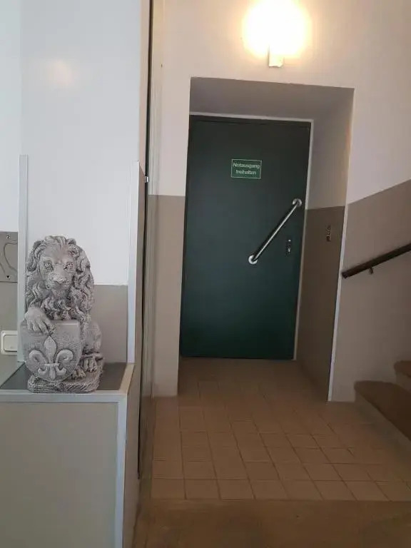 Gerald`s Apartment 16