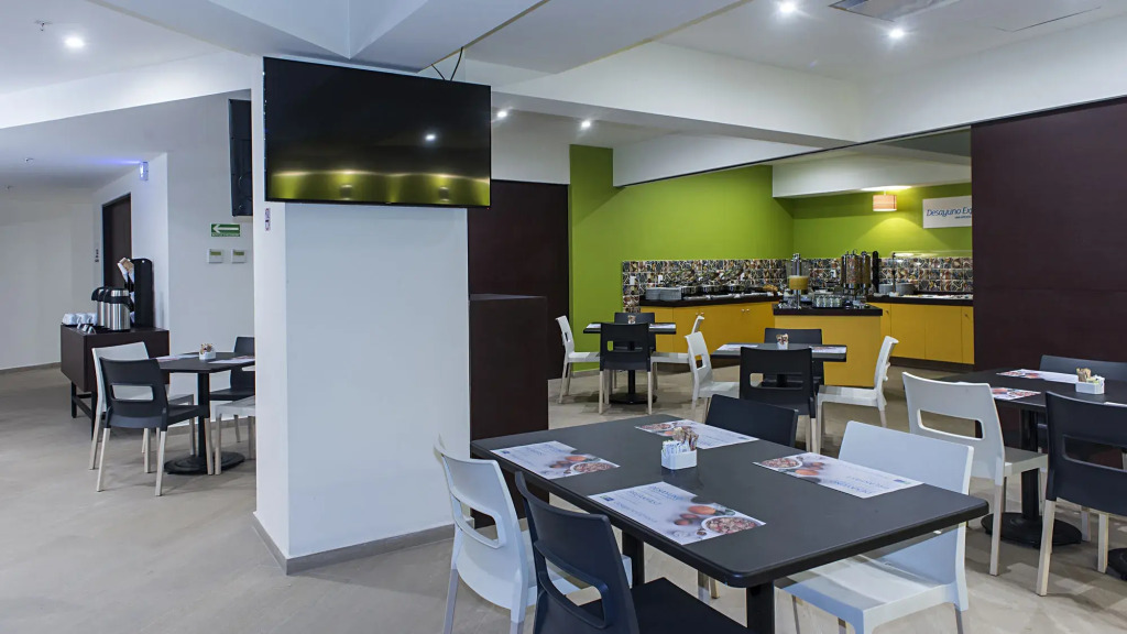 Holiday Inn Express Mexico Aeropuerto by IHG