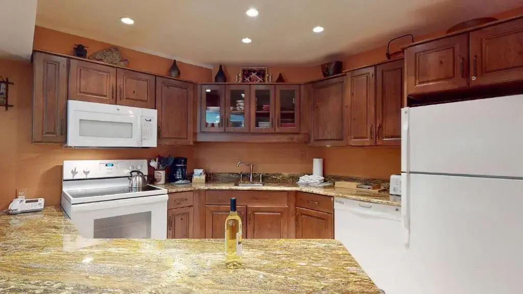 Laurelwood Condominiums Studio Deluxe Unit 401