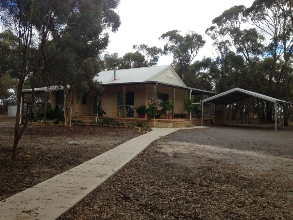Kendenup Cottages and Lodge