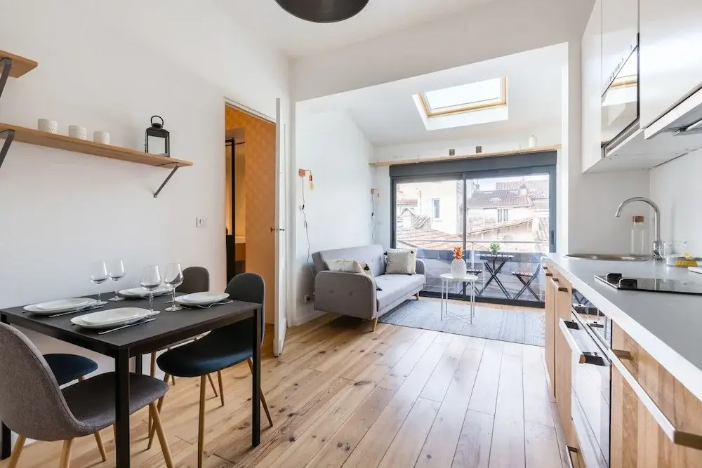 Quiet Apartment Close to the Center