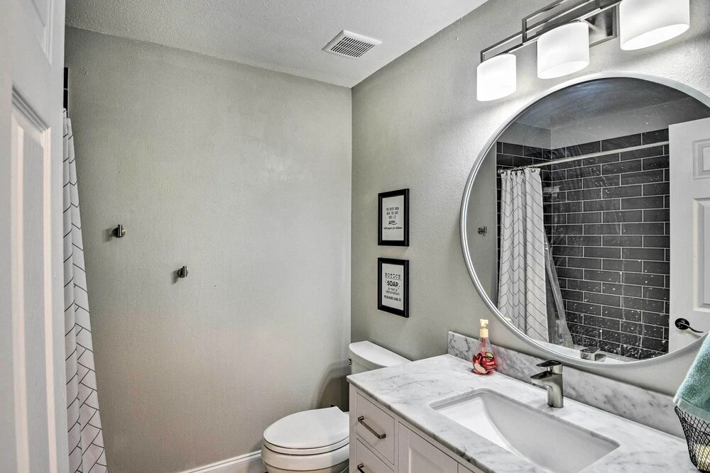 New Smyrna Beach Townhome, Walk to Bay Access