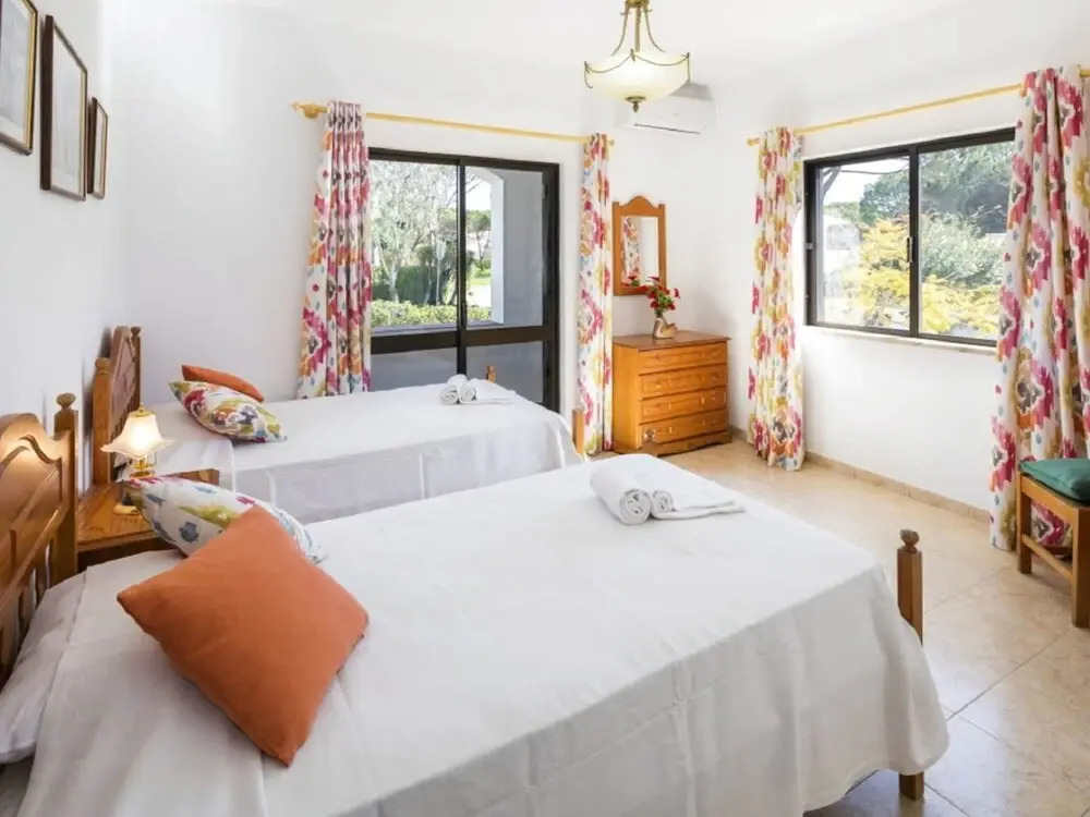 Villa in Vilamoura with Private Pool