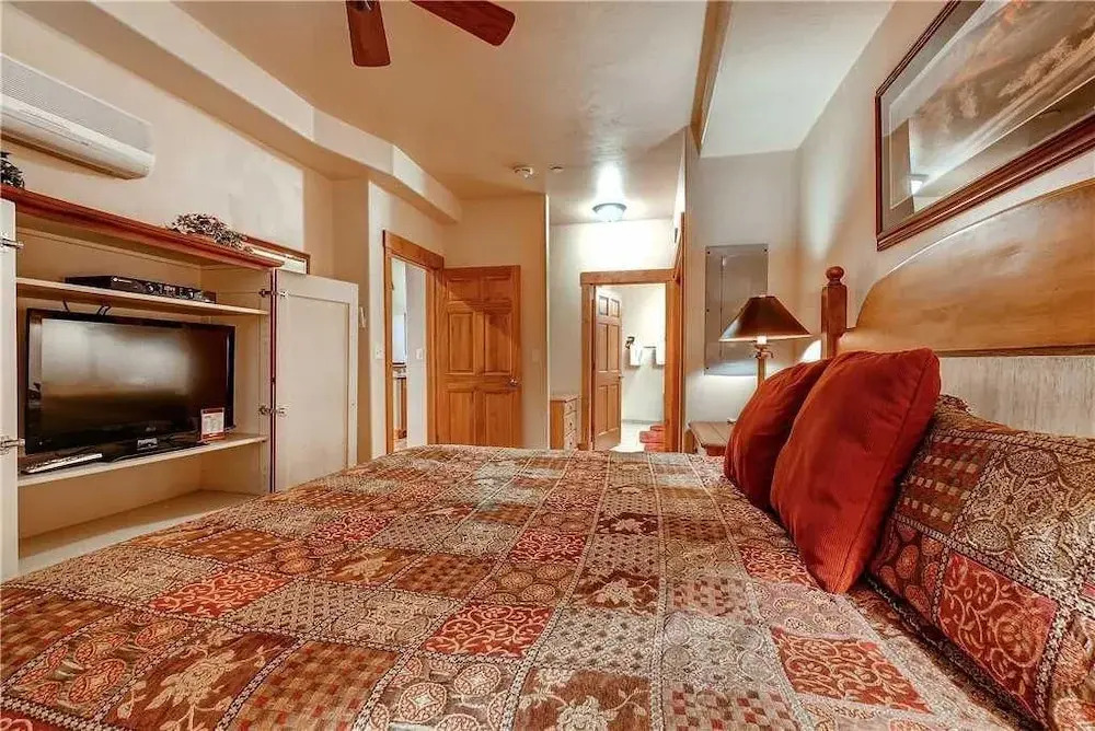 2305 Timberline Lodge, Trappeur's Crossing Apartment 2