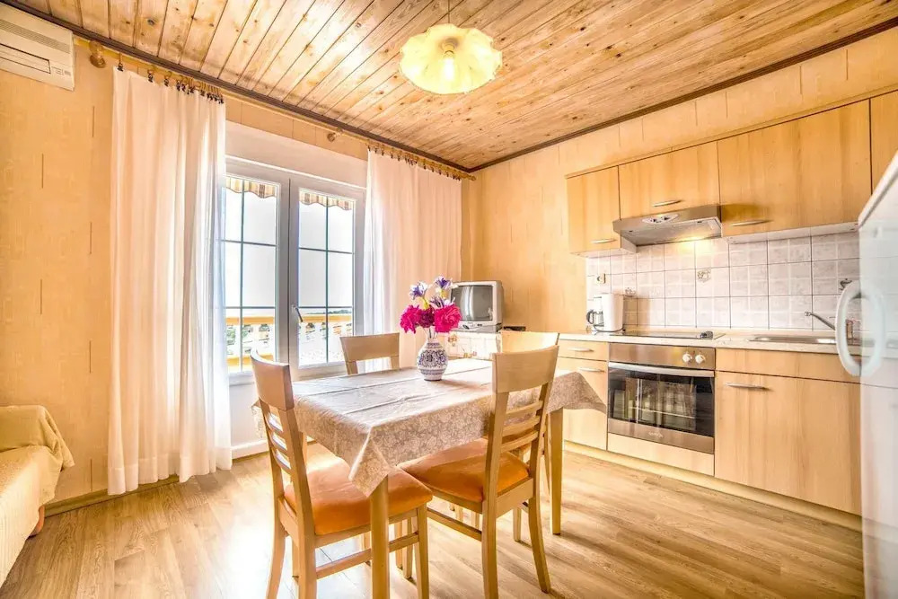 Apartments Javoran 3108