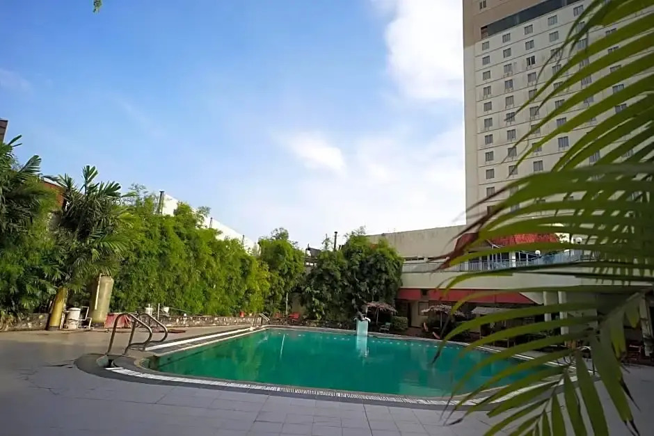 Collection O 1963 Hotel The New Benakutai