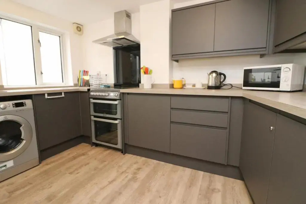 TOWN CENTRE apartment with parking