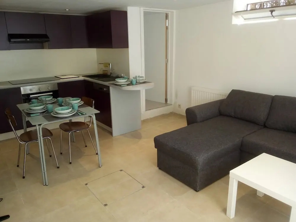 relaxation in Waterloo, 2 steps from the center of Brussels