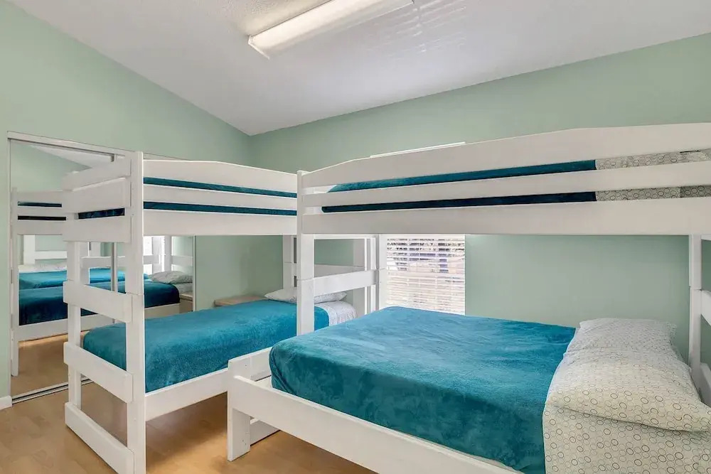Sleeps 22 in Tarpon Springs - 2 Pools! by RedAwning