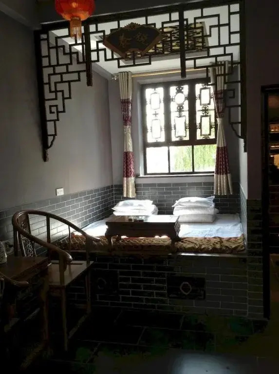 Yijingxuan boutique lnn