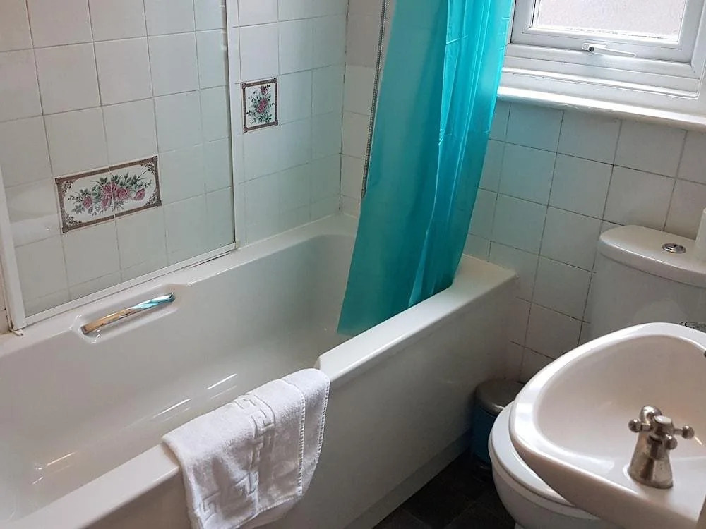 Liss Budget Rooms