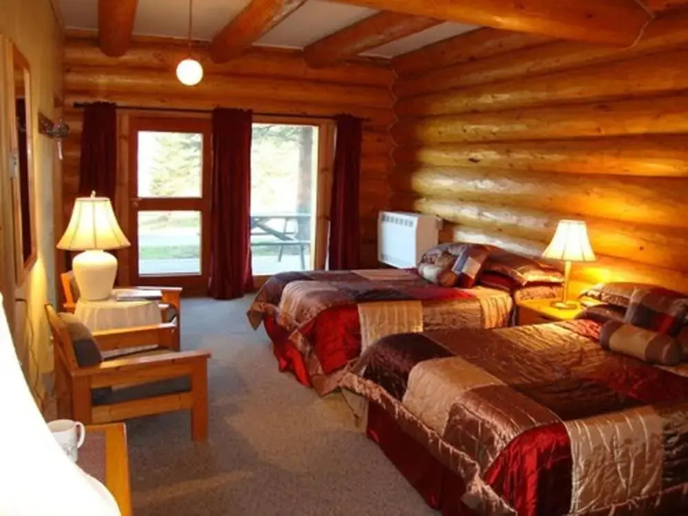 Helmcken Falls Lodge Cabin Rooms and RV Park