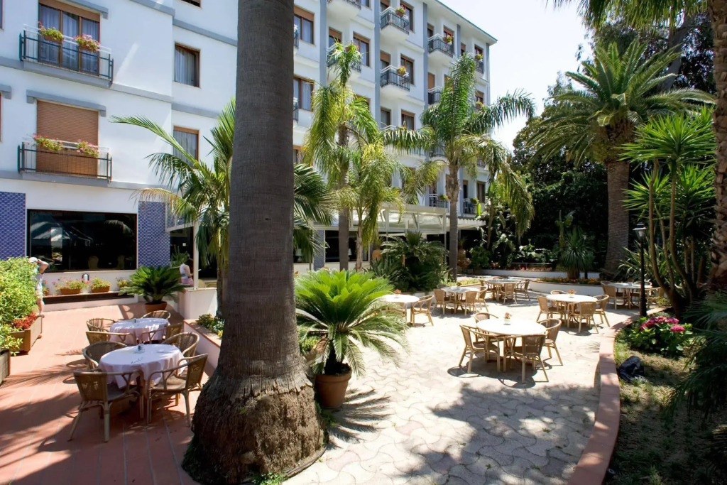 Hotel Caravel
