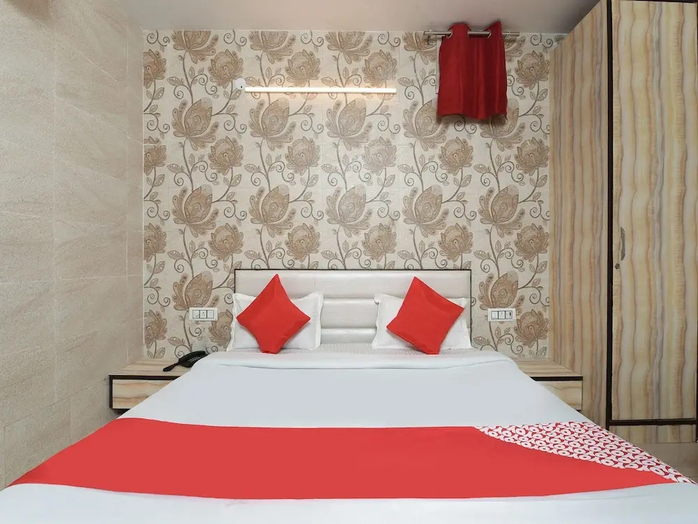 OYO 13027 Flamingo Grand