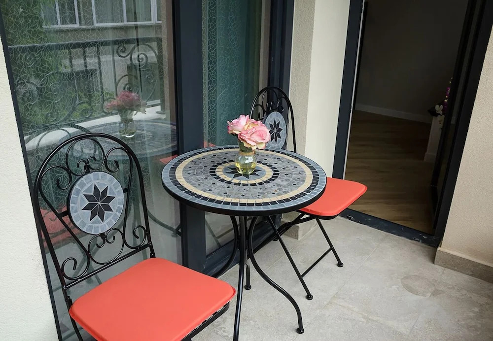 FM Luxury 1-BDR Apartment - City Vibes