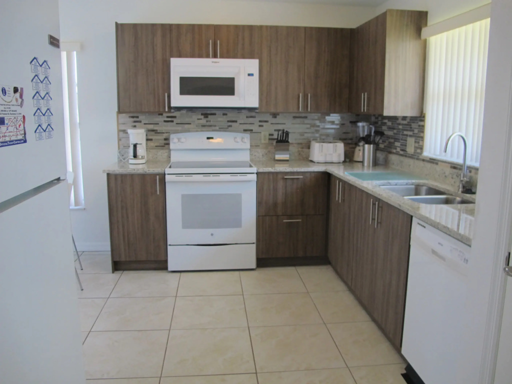 Lake View Pool Home, close to Disney, Malls: BP33, Kissimmee, US