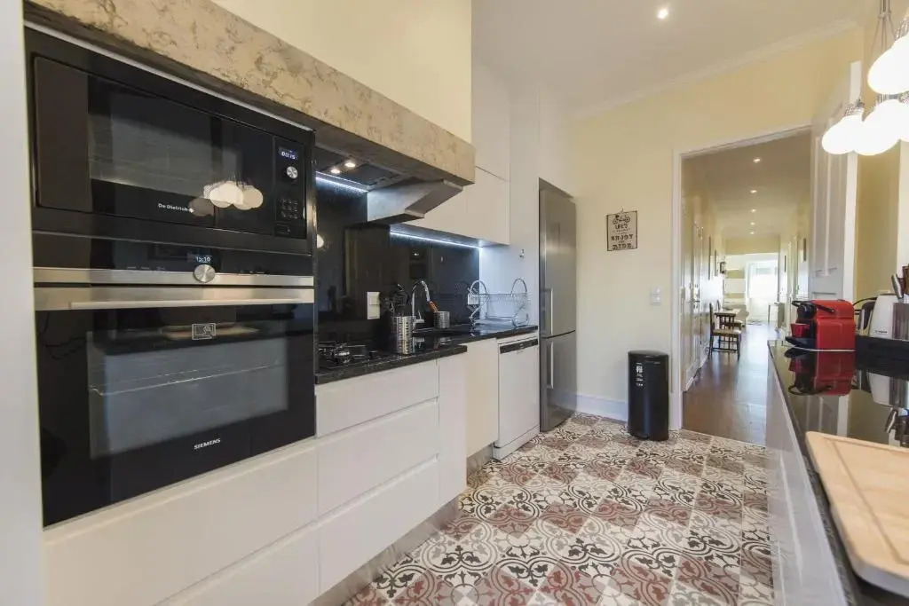 Spacious 4bdr River View