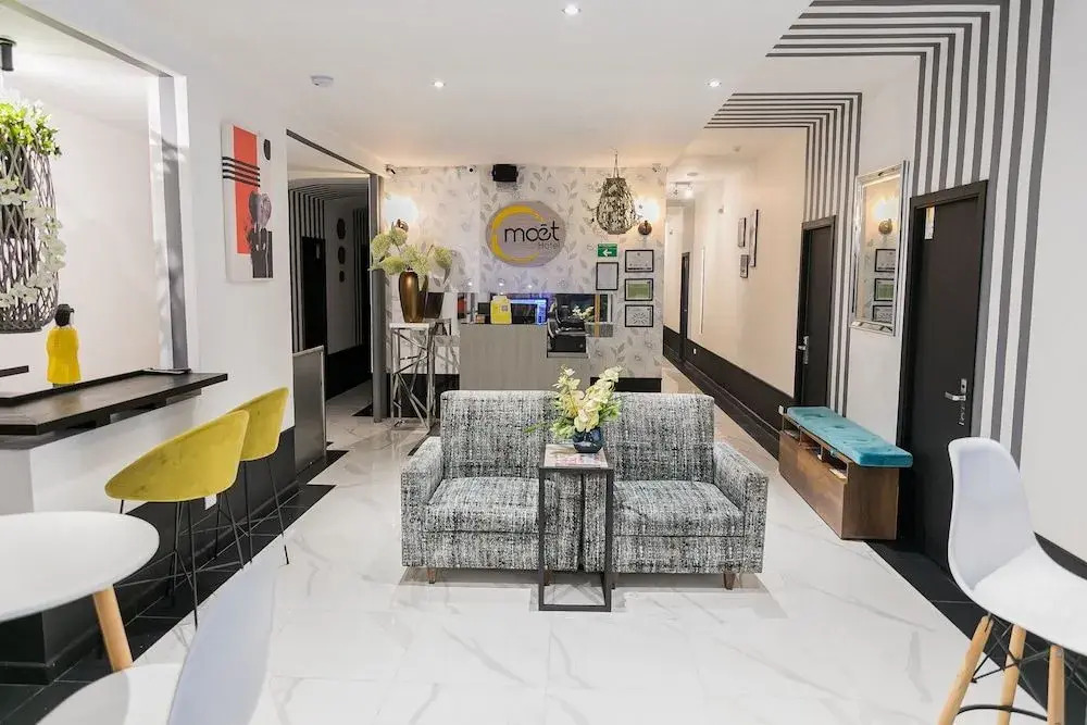 Moet Medellin Hotel