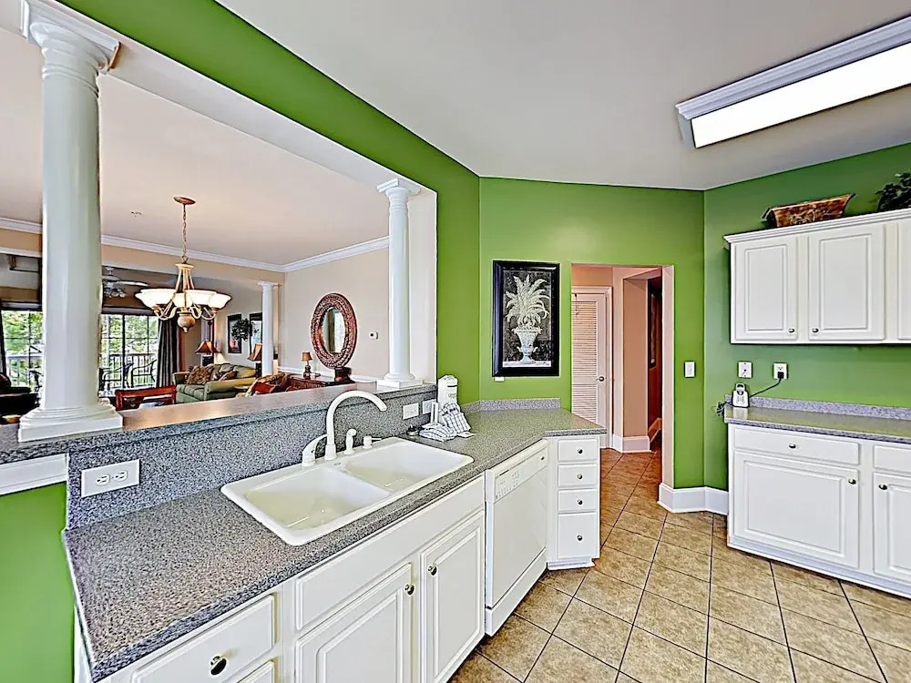 Updated Edgewater By Golfing & Waterway 4 Bedroom Condo