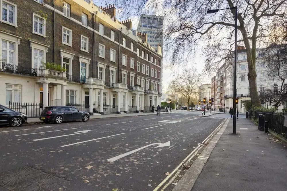 Modern & Cosy Apartment Close To Tube, Sleeps 5