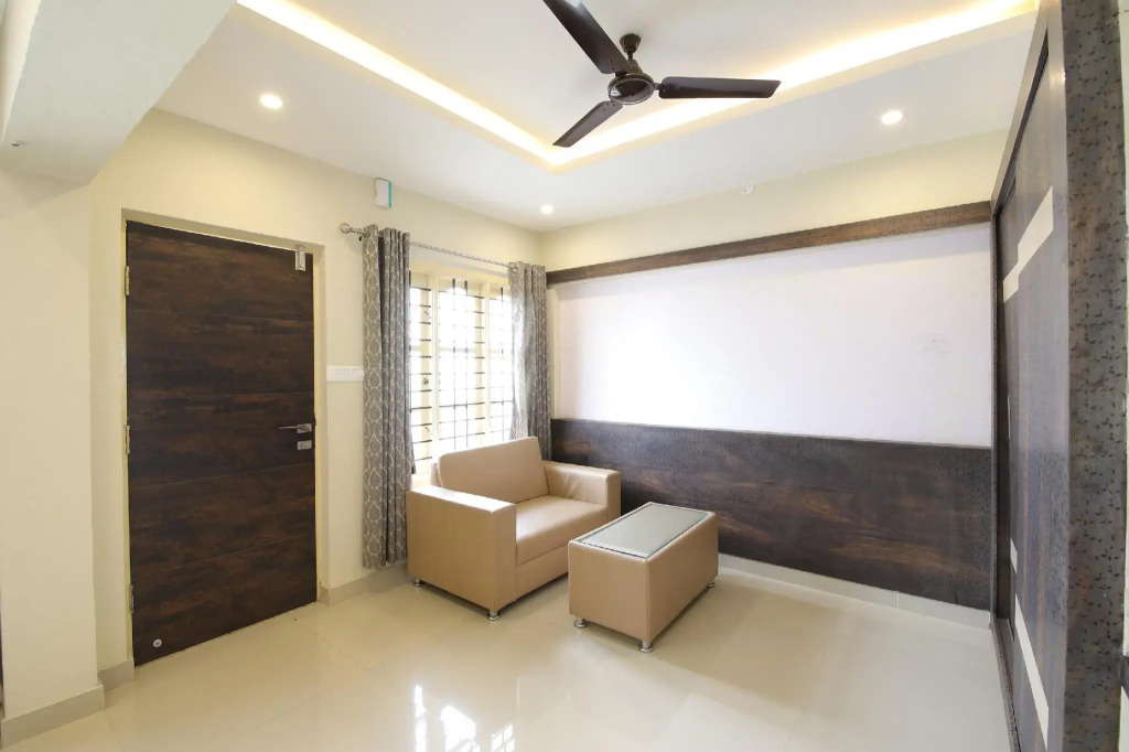 OYO 28093 Royal Sand