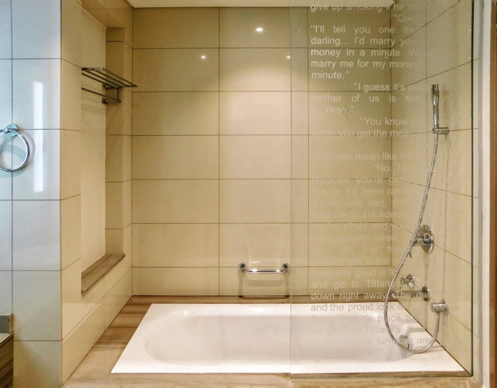 Luton Vacation Damac Paramount Tower