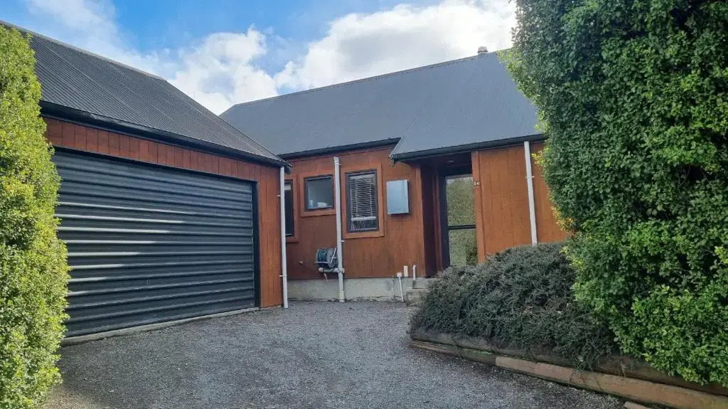 56 Conical Hill Road