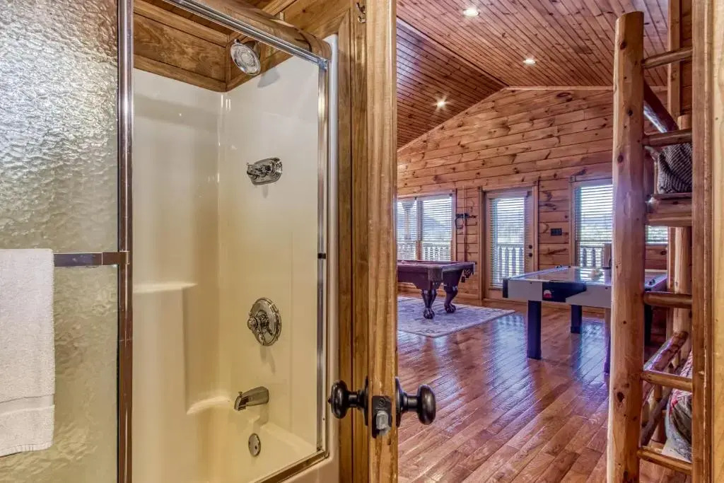 Lazy Bear Lodge