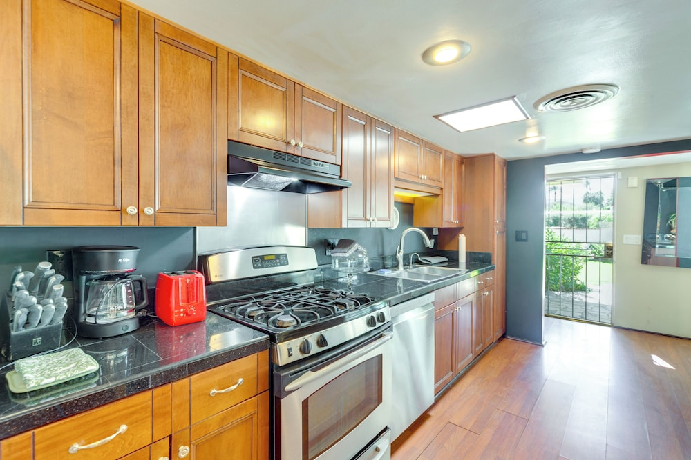 4 Mi to Indian Wells Tennis: Home w/ Mtn Views!
