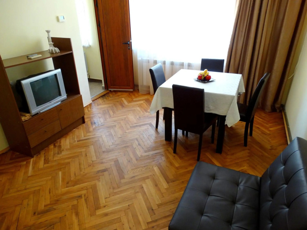 Old Center Apartment