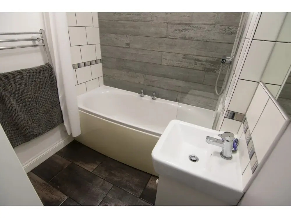 Spacious 2BR Garden Flat for 6 in Bristol