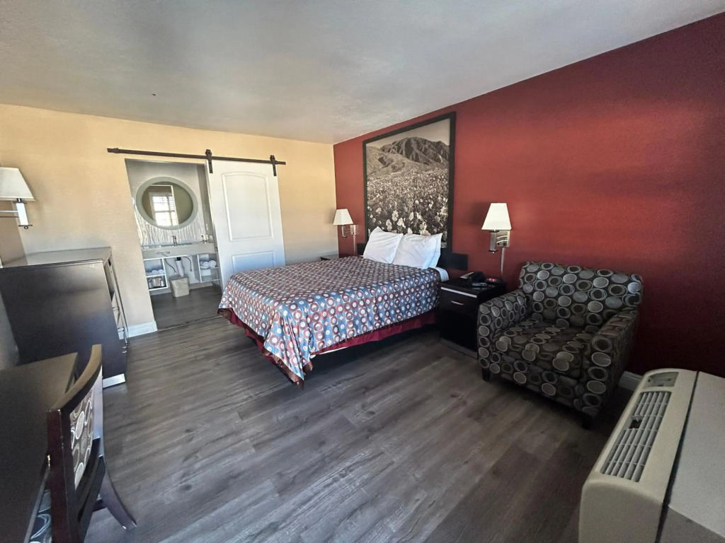 Motel 6 Pasadena, CA Old Town Pasadena Area