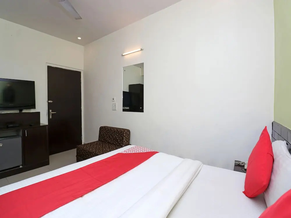 OYO 7344 My H Rooms