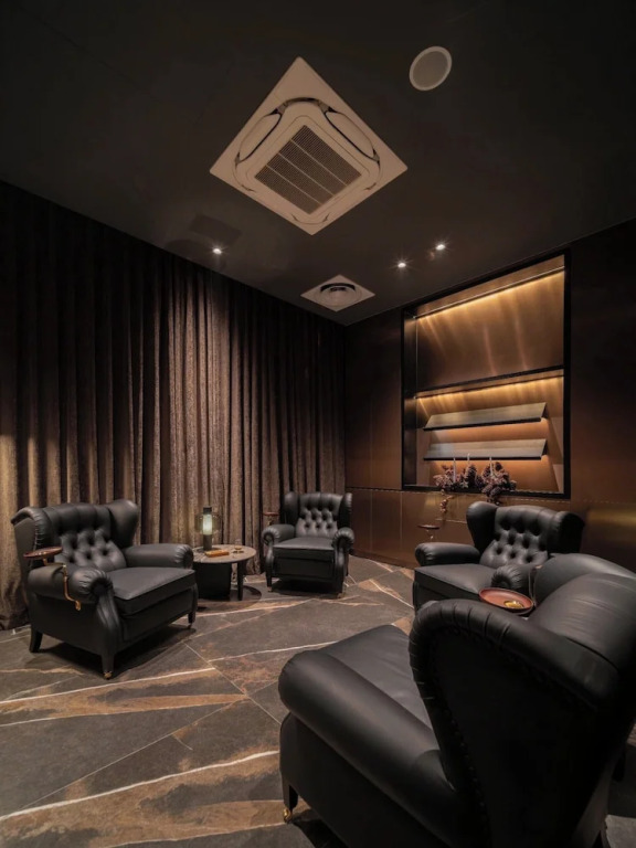 The Nelson Luxury Apartment
