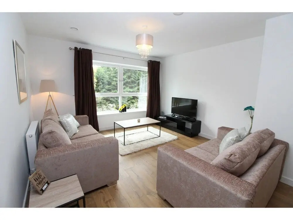Luxury 2BR Modern Flat for 6 Near Holyrood Park