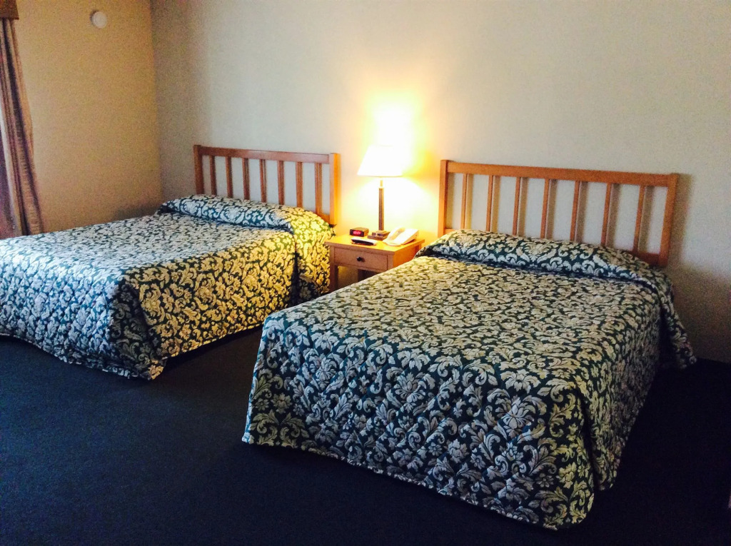 SeaSide Inn & Suites