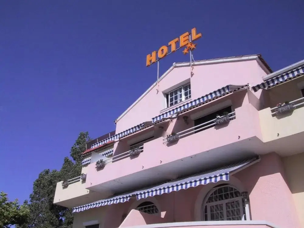 Logis Hotel lEsterella