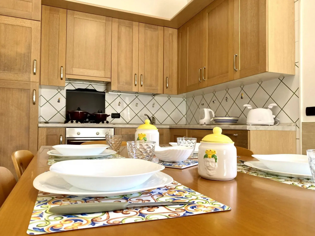 4 people, near the sea, detached villa, private parking, suitable for families-La Villetta di Noemi