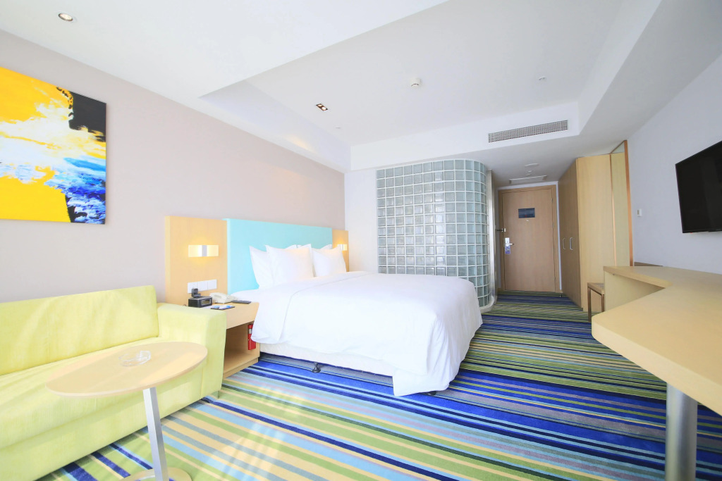 Holiday Inn Express Yingkou Onelong Plaza by IHG
