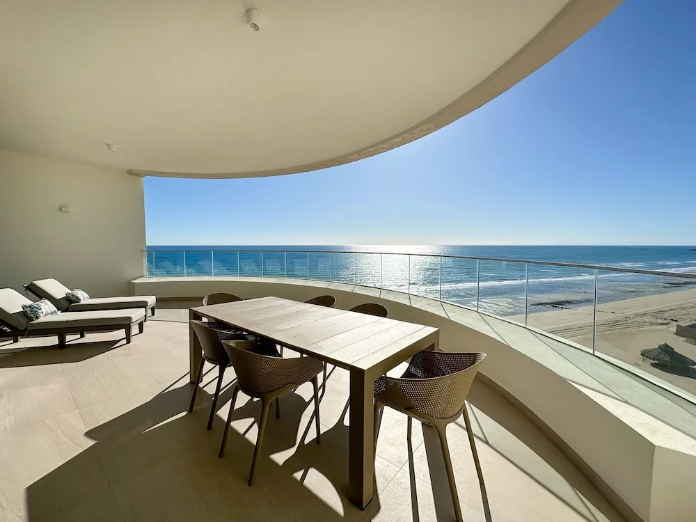 Has it all Beachfront Retreat With Stunning Views