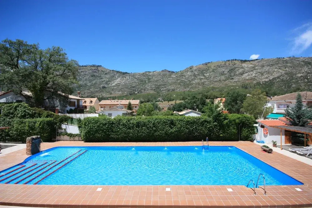 Hotel de Montaña Cueva Ahumada