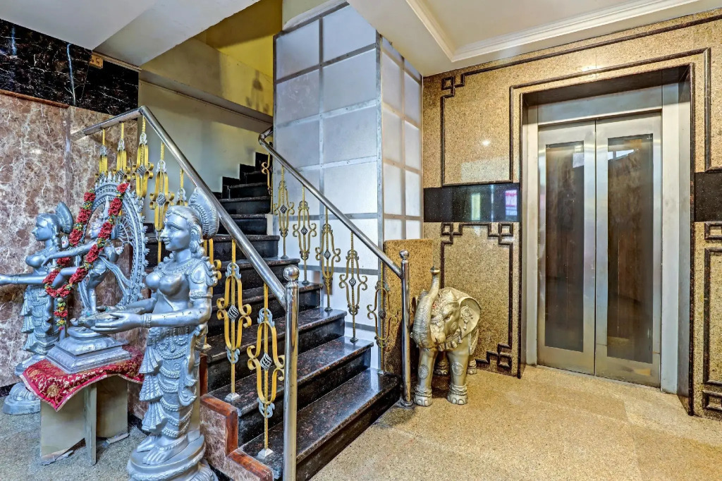 FabHotel Chamiers Park