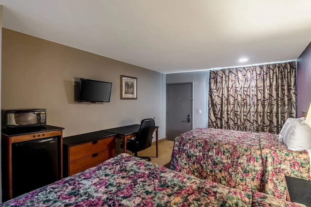 Rodeway Inn Arlington Entertainment District Area