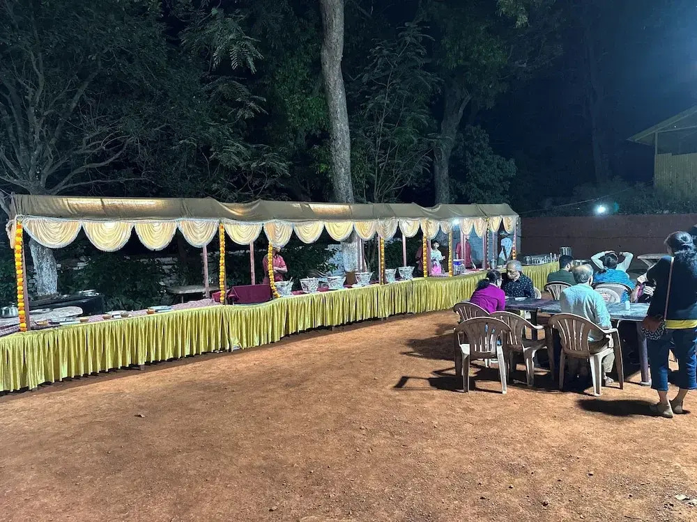 Gujarat Bhavan Hotel